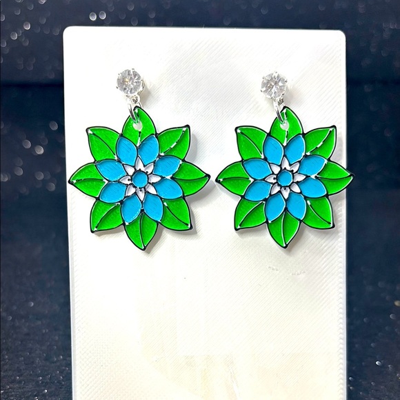 The Petal Fern Earrings - Picture 1 of 4
